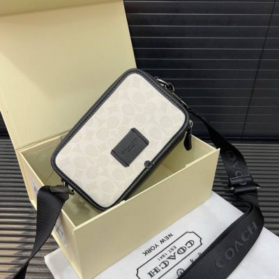 Coach Wyatt20 men's crossbody shoulder bag. Classic logo design, original crafts