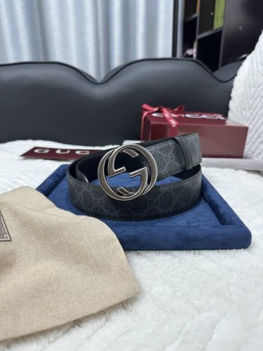 Gucci. Gucci Full Set Packaging Black Gg Supreme Vintage Pattern, Width 4.0 Cm,