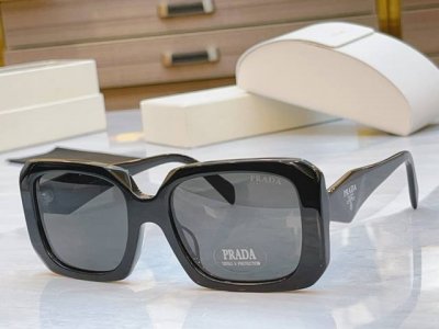 Prad* Prada new sunglasses, Model: Pr 1755Ls, Size: 55