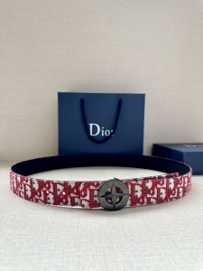 3.5cm Width. This stainless steel belt buckle is from the Dior And Stone Island