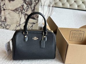 With boxSize: 24cm Coach Pillow Bag Boston Classic Size Small body, large capaci