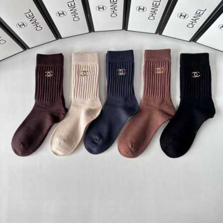Special boutique packaging Chanel's new embroidered mid-calf slouch socks! Five - Click Image to Close