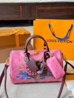 Cowhide leather version Lv Sppedy30 Lv Speedy 30cm pillow bag. The interior is