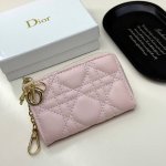 Dior 4778 Color: Black Pink Size: 11*7*2 The latest model from Dior! Crafted fro