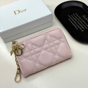 Dior 4778 Color: Black Pink Size: 11*7*2 The latest model from Dior! Crafted fro