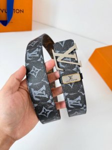 Product Name: Lv..Louis..Vuitton belt original Model: Buckle, classic pure stee