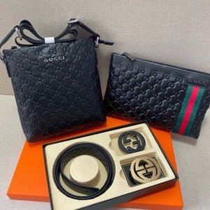This Gucci belt and two bags come in a gift box. This practical briefcase is a