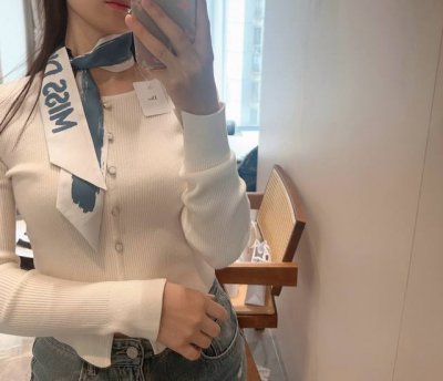 Dior's latest double-layer headband. It looks better and better the more you lo