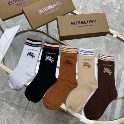 Special Burberry women's high socks, box of five pairs, featuring a checkered d