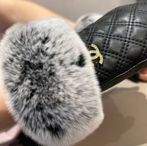 Chanel 2025 Fall/Winter Short Rabbit Fur Gloves - Worth comparing with similar s