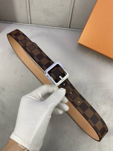 3.0 wide Lv Timeless belt features a slim leather strap with Elements logo pin b