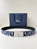 Width 3.5Cm This stainless steel metal belt buckle from Dior is a new addition t