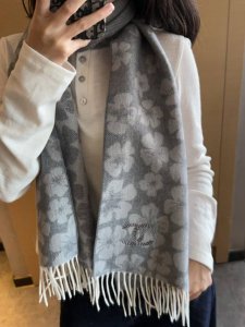 New Arrival! Chanel Fall/Winter 2025 Unisex Cashmere Knit Scarf! Suitable for bo