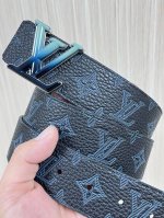 4.0 Wide 2025 New Arrival: The LV Pyramide belt, crafted from natural calfskin a