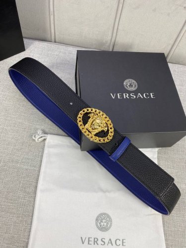 Width: 4.0cm. This Versace reversible belt features the iconic Versace Medusa he