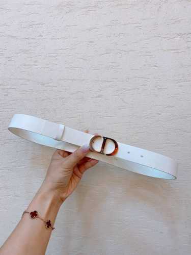 Dior resin buckle, gold brass metal 30 Montaigne *Cd* belt embellished with *Chr