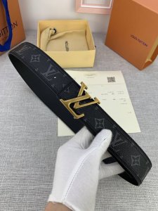 4.0 wide with signature letter vacuum plating buckle. Imported new lychee grain