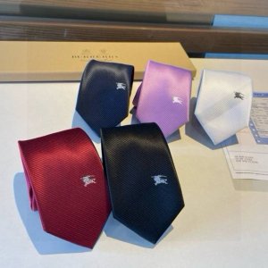 Burberry tie, packaged and shipped directly from Burberry boutiques! A rare and Burberry tie, packaged and shipped directly from Burberry boutiques! A rare and