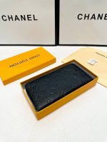 Color: Black Size: 19X10 Embossed cowhide Louis Vuitton's century-old classic h