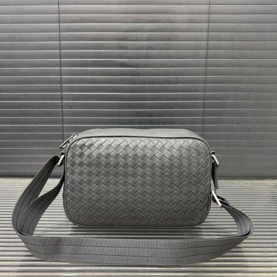 Bottega Veneta Bv hand-woven multifunctional cowhide men's camera bag, shoulder