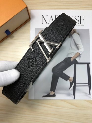 Delivery comes fully gift-boxed. Lv: Original double-sided top-grain cowhide le