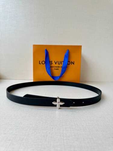 2.0 Width This Lv Iconic Double-Sided Belt Features A Slim Silhouette For The Ne