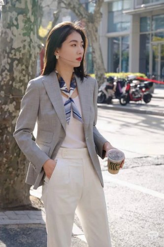 Hermes "Book Seal" Twilly small silk scarf Twilly small silk scarf 100% mulberr