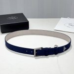 Unisex, this gorgeous suede leather belt from Rada exudes a simple yet sophistic