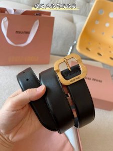 Guangzhou Factory P Direct Miu Miu This leather belt is simple yet elegant. The