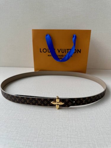 This 2.0 wide Lv Iconic double-sided belt shows the brand style with the dazzli