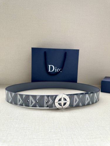 3.5cm Width. This stainless steel belt buckle is from the Dior And Stone Island