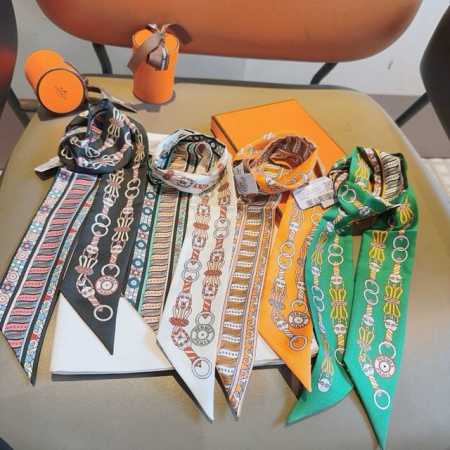 New silk scarf from H, 100% heavy silk twill, Herm - Click Image to Close