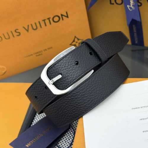 Louis Vuitton Heritage Italian-made leather belt, crafted from grained and smoot