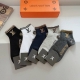 5 pairs of Louis Vuitton socks per box (including packaging). A super popular i