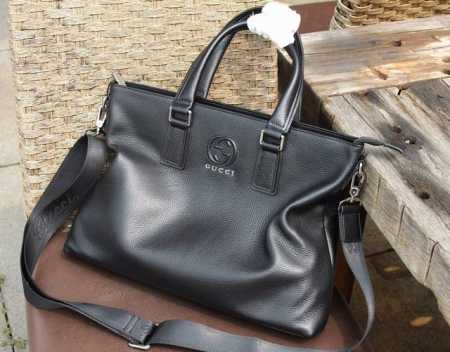 Model: 33246-5. Made from premium Gucci leather inside and out, this bag featur - Click Image to Close