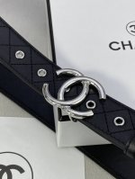 Descente's classic Polo collar design for spring and summer 2025 is paired with