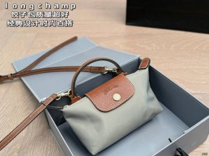 9 colors Longchamp Mini Dumpling Bag This is a very popular one recently Longcha