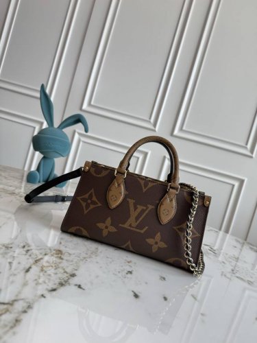 Exclusive Background Dynamic Chip Premium Original M14236 This Onthego East Wes