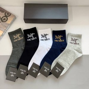 Comes with packaging, 5 pairs per box. Arc Teryx Fall/Winter New Men's Mid-Calf