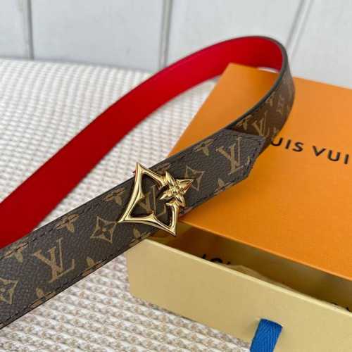L0Uis Vuitt0N This season's new women's belt, 30mm wide, features classic floral