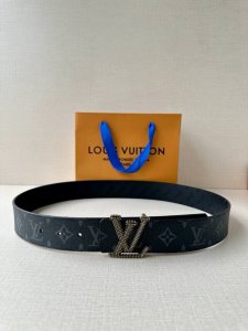4.0 Wide Lv Initiales Studs Reversible Belt Seamlessly Blends The House Dna With
