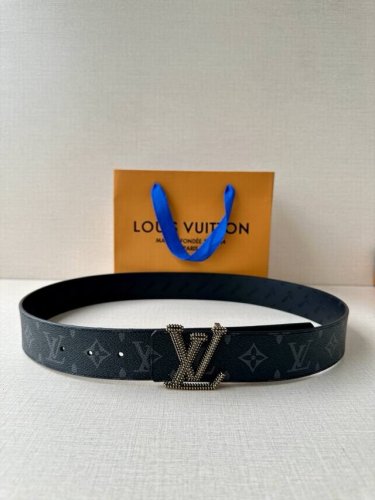 4.0 Wide Lv Initiales Studs Reversible Belt Seamlessly Blends The House Dna With