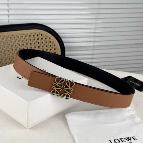 Loewe W. Classic! Reversible calfskin belt. Monogrammed smooth buckle, meticulou