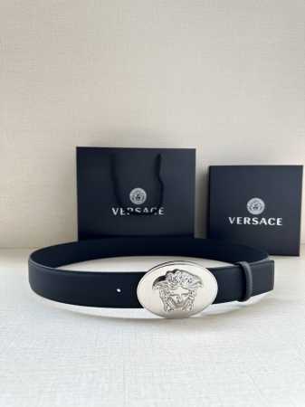 Special Width: 4.0Cm This Versace Oval Hardware And Belt Is Decorated With The I - Click Image to Close