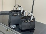 No boxSize: 30cm 25cm The season for carrying platinum bags has comeHerm