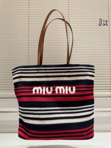 Size: Large 33.35 Miumiu summer limited edition beach bag New product in the str