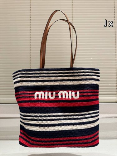 Size: Large 33.35 Miumiu summer limited edition beach bag New product in the str