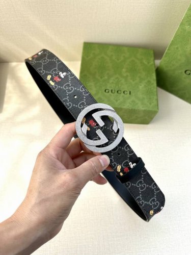 Width 4.0 Cm Gucci Mickey Mouse Cartoon Patterns Are One Of Gucci's Iconic Eleme