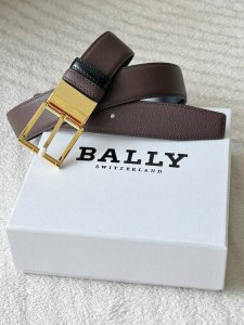 Bally reversible leather belt, 3.4cm wide. The dark brown colorway is calm yet e