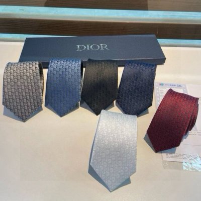Dior's new tie. Dior men's CD tie is a rare choice that shows exquisite craftsma